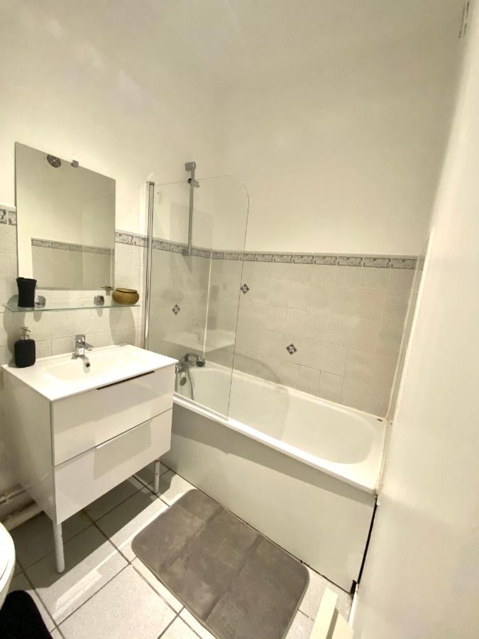 Charmant Studio Avec Acces Internet Au Centre Ville Apartment Руан Екстериор снимка